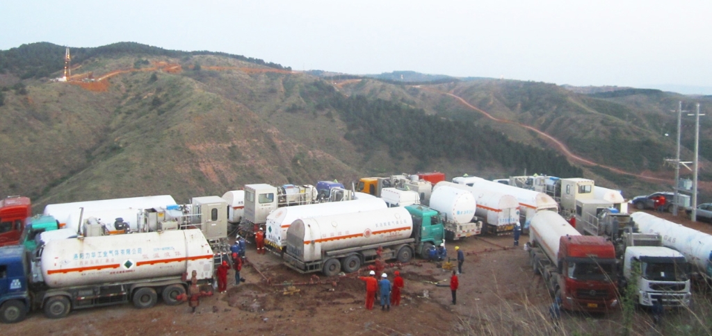 <p>Jereh direct fired nitrogen pumper conducts nitrogen foam fracturing operation in Shanxi.</p>